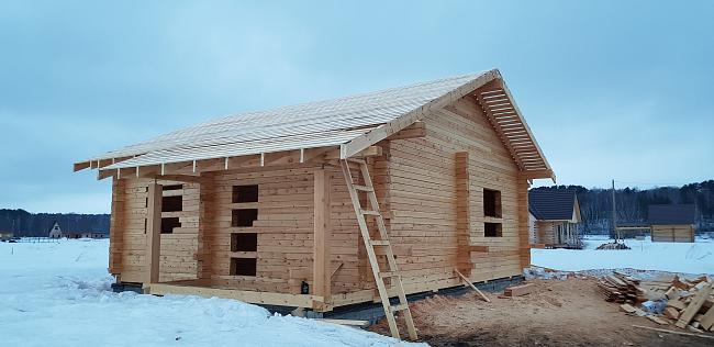 Зимнее строительство дачного домика